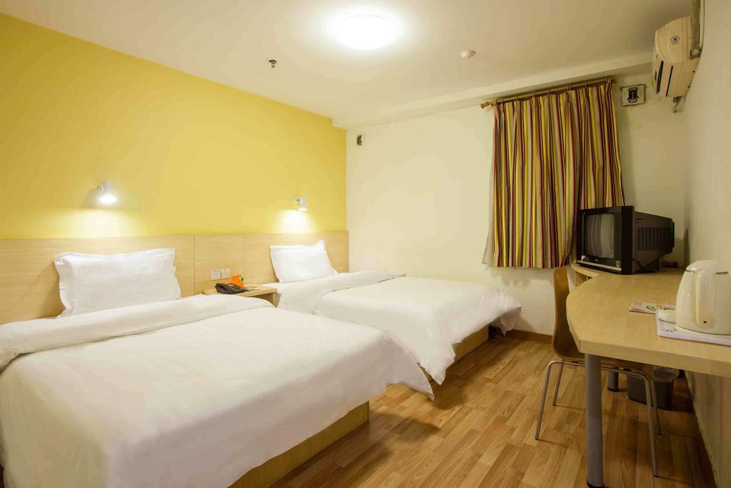 7Days Premium Nanchang Railway Station Room photo